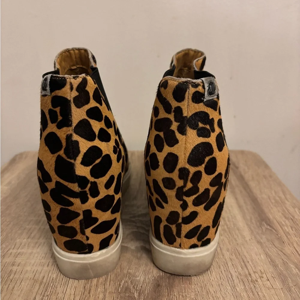 Coconuts by Matisse Lure Hidden Wedge Leopard Print Sneaker Boot Size 8.5